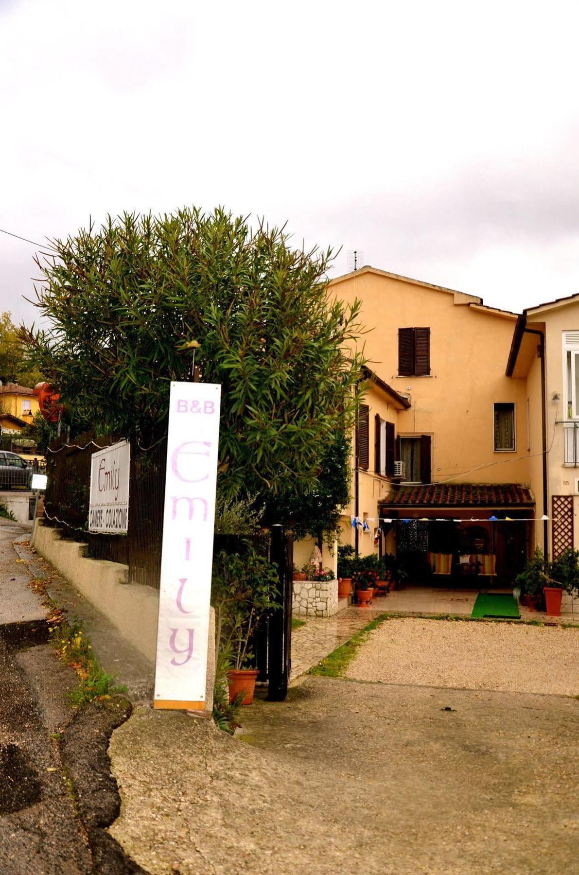 Emily Bed & Breakfast Stroncone ภายนอก รูปภาพ